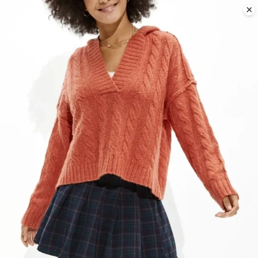 American Eagle Coral V-neck Chunky Knit Hooded Pullover Sweater Women's Large - Picture 2 of 4